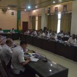 Pj Sekda Katingan saat pimpin rapat