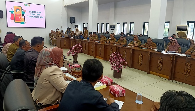 1102-Patih-Herman-AB