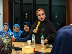 DPRD Kalteng__Faridawaty 1
